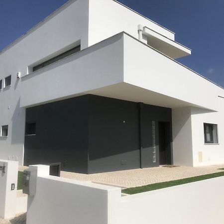 Modern Villa With Private Pool Near The Beautiful Beach Of Foz De Arelho Nadadouro Экстерьер фото