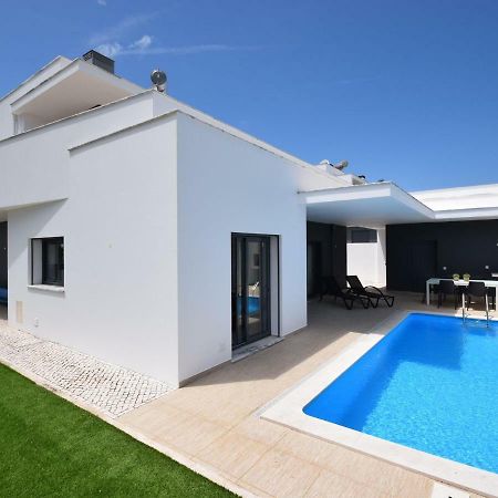 Modern Villa With Private Pool Near The Beautiful Beach Of Foz De Arelho Nadadouro Экстерьер фото