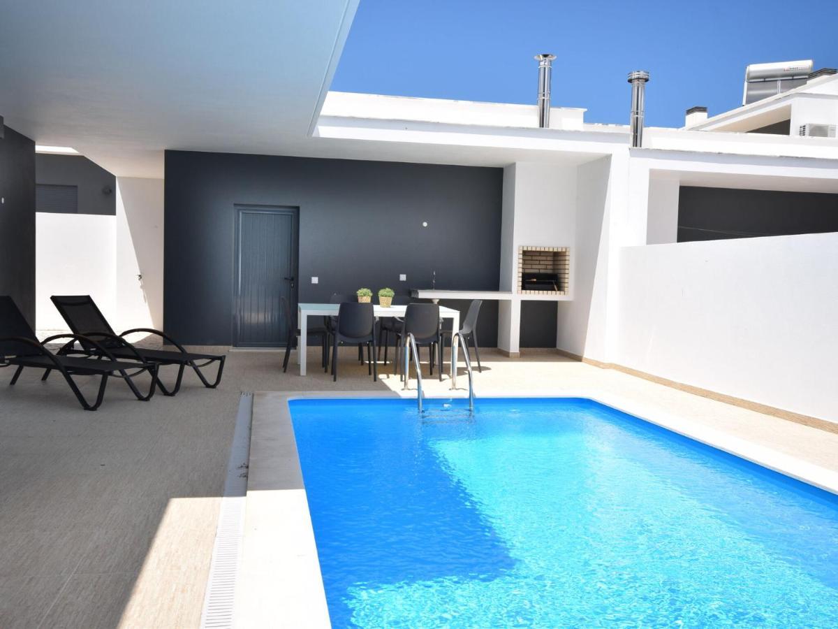 Modern Villa With Private Pool Near The Beautiful Beach Of Foz De Arelho Nadadouro Экстерьер фото