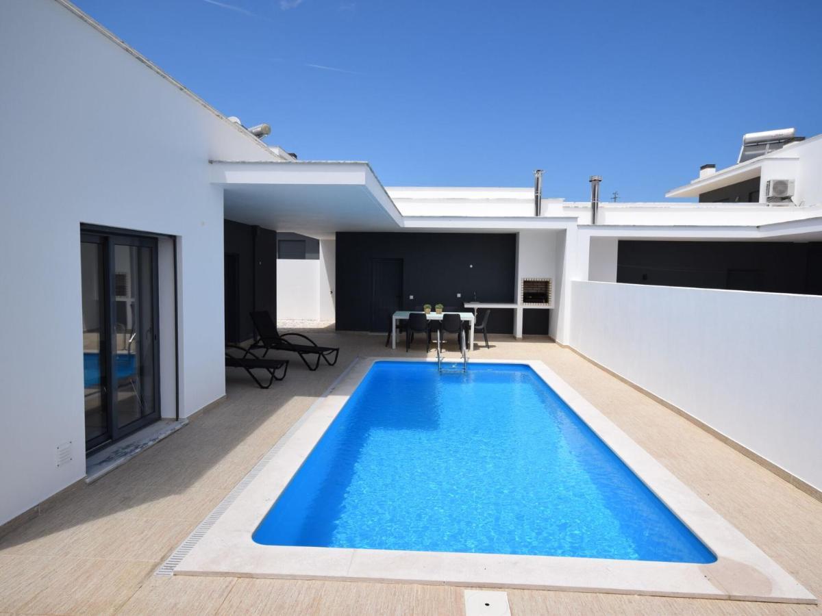 Modern Villa With Private Pool Near The Beautiful Beach Of Foz De Arelho Nadadouro Экстерьер фото